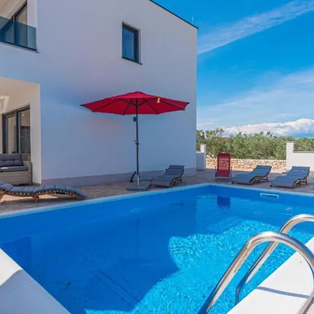 Sunset With Outdoor Pool * 希贝尼克