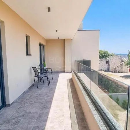 别墅 Sunset With Outdoor Pool 希贝尼克