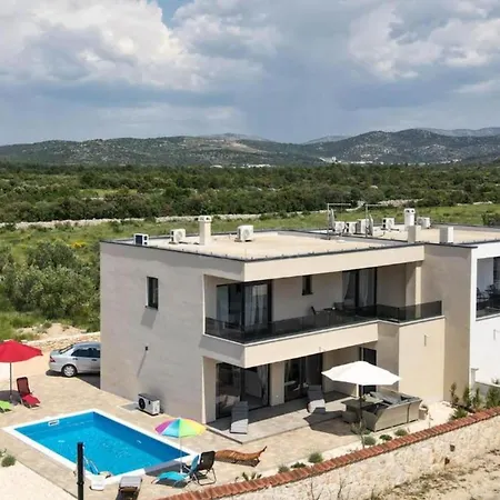 Sunset With Outdoor Pool Villa
