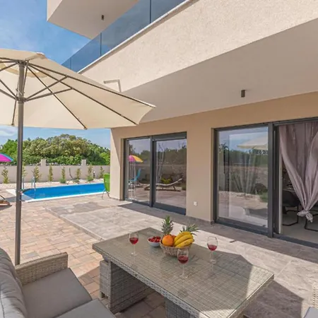 Sunset With Outdoor Pool * 希贝尼克