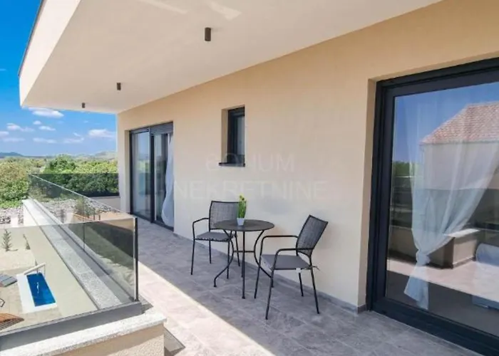 Villa Sunset With Outdoor Pool