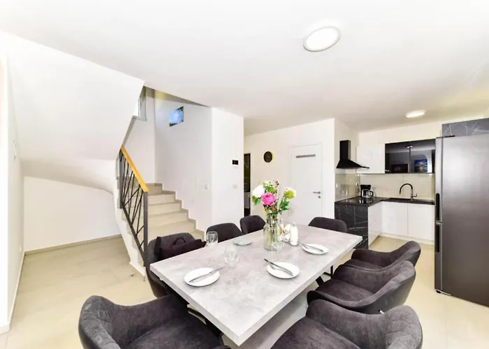 Sunset With Outdoor Pool Villa