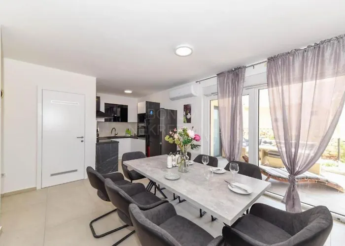 Sunset With Outdoor Pool Villa *