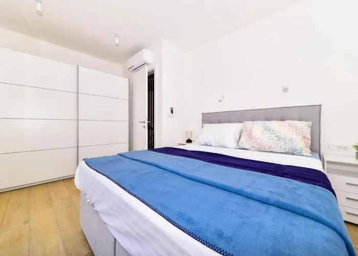 Sunset With Outdoor Pool * Šibenik