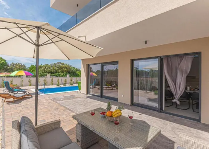 Sunset With Outdoor Pool * Šibenik